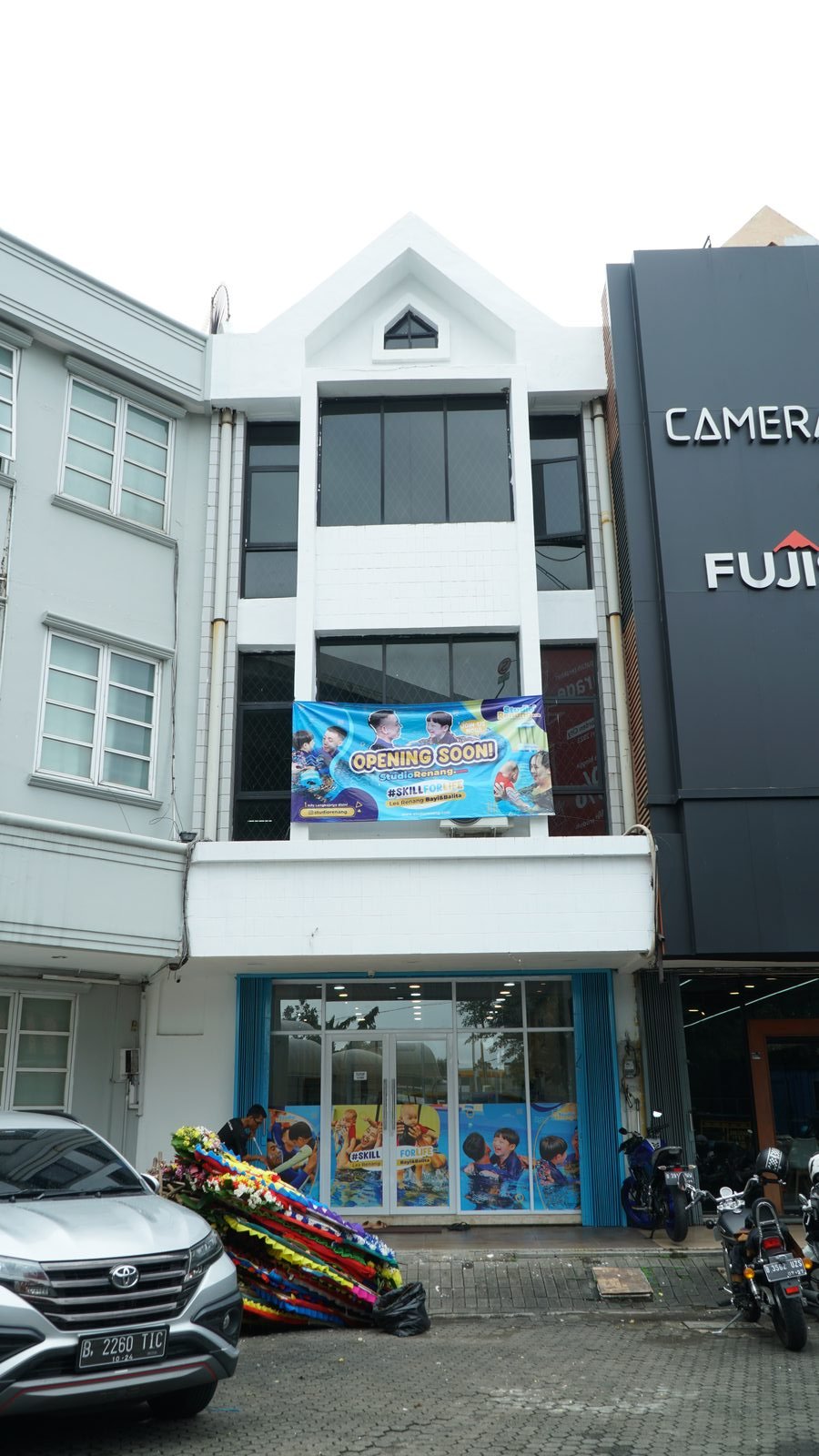 Studio Renang branch storefront